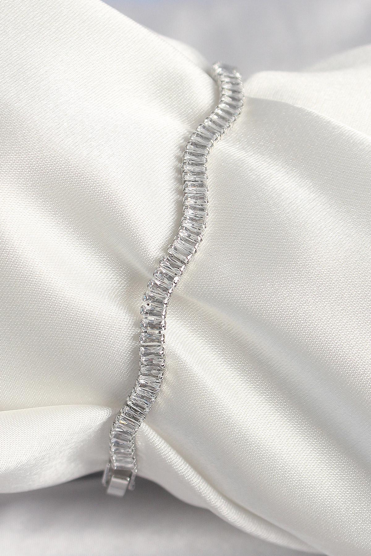 Pirinç Gümüş Renk Su Yolu Zirkon Taşlı Model Kadın Bileklik