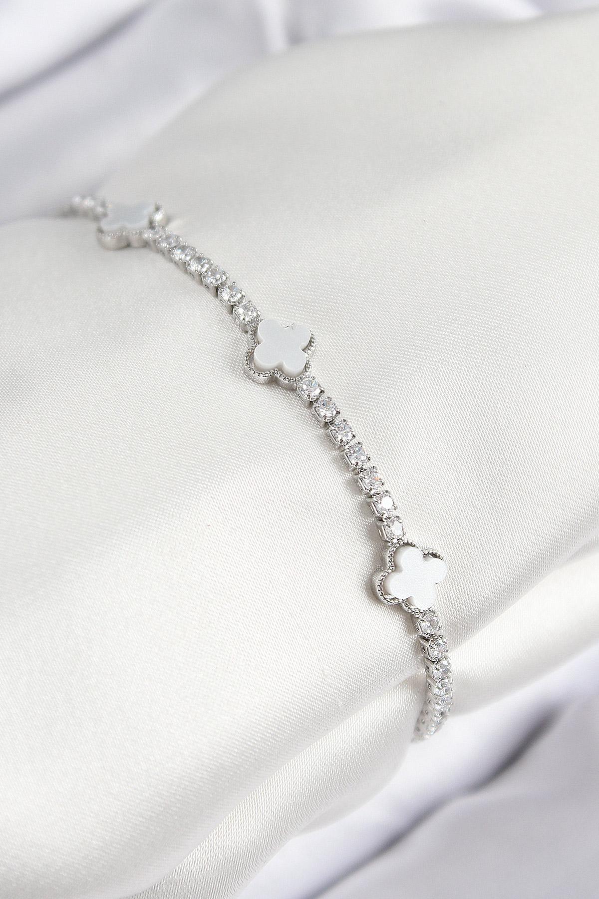 Pirinç Zirkon Taşlı Yonca Model Gümüş Renk Kadın Bileklik