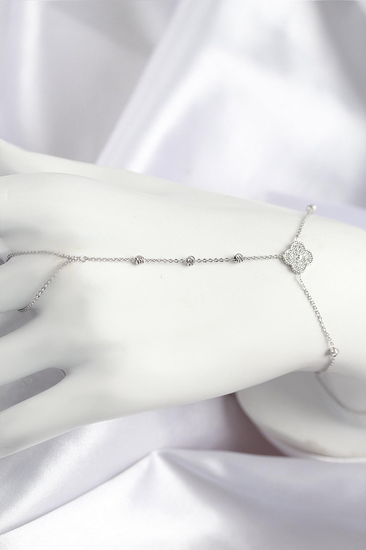 Pirinç Zirkon Taşlı Yonca Model Gümüş Renk Şahmeran